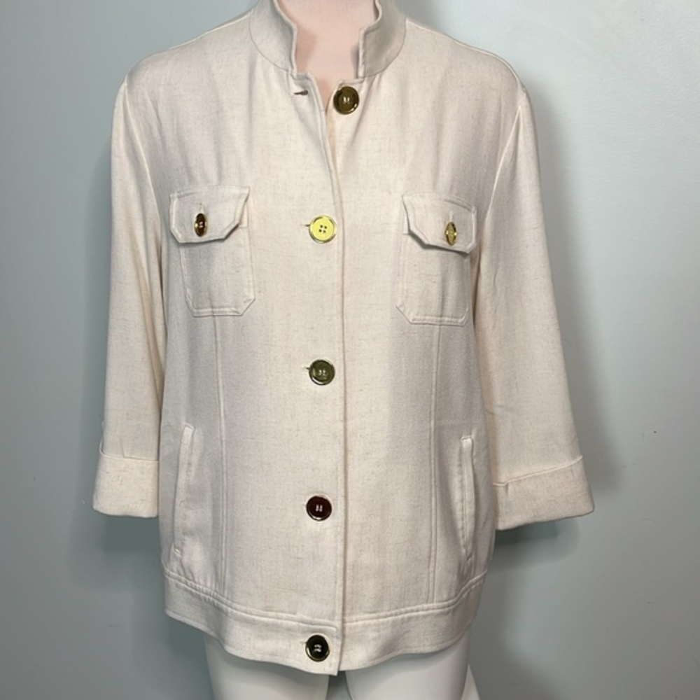 Cream Draper’s & Damon’s Jacket with Stand-Up Collar and Tailored Style